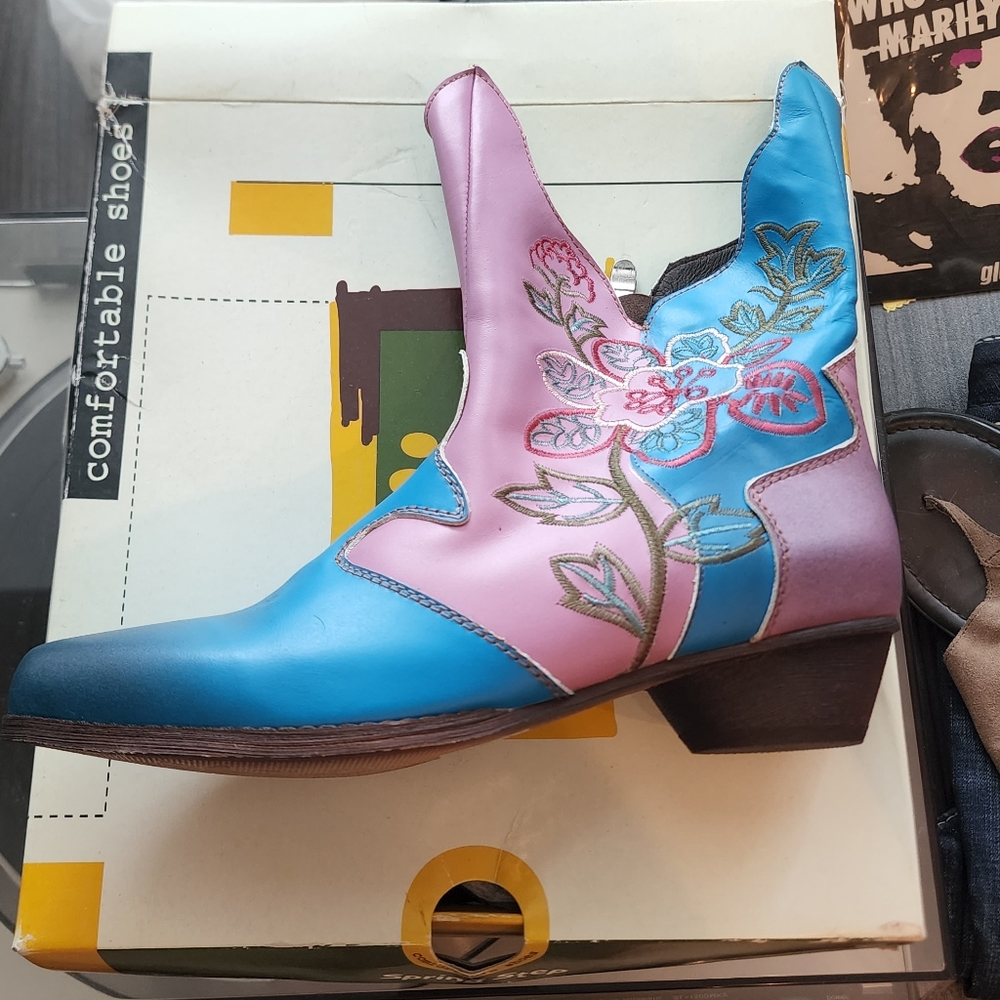 Spring step booties